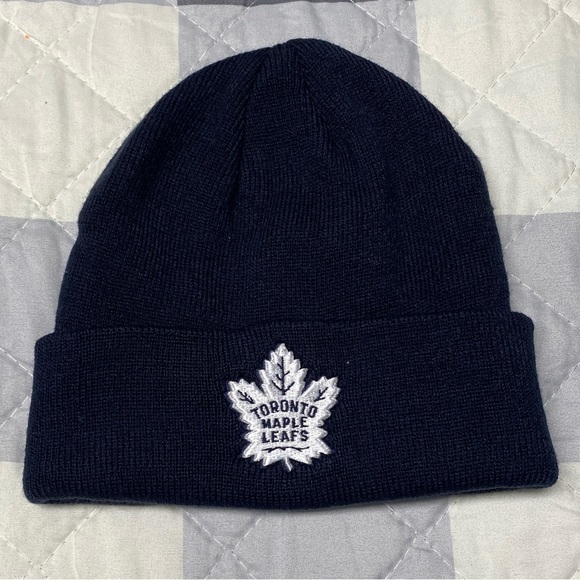 Navy Blue Toronto Maple Leafs Winter Beanie (Youth) - Picture 1 of 7